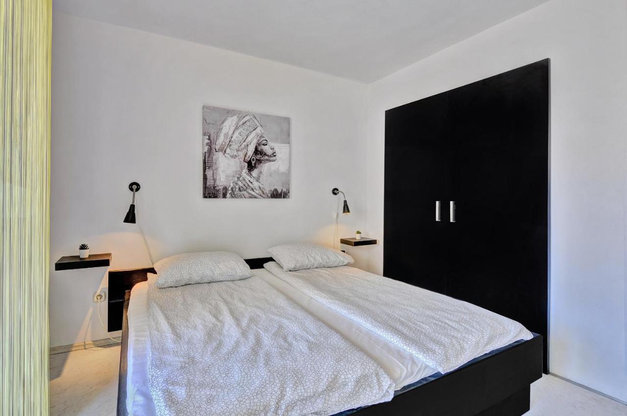Lina Apartment Пула Екстериор снимка