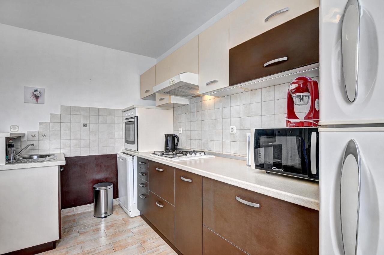 Lina Apartment Пула Екстериор снимка