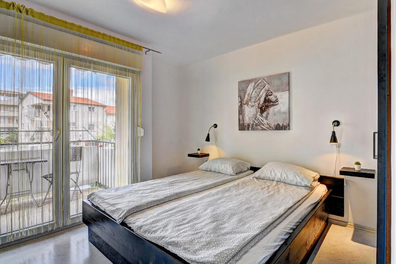 Lina Apartment Пула Екстериор снимка