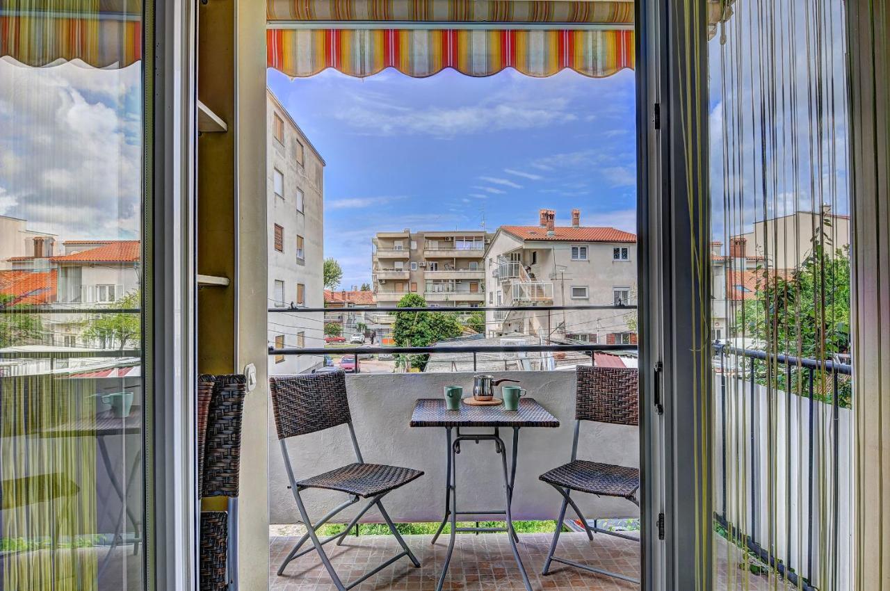 Lina Apartment Пула Екстериор снимка