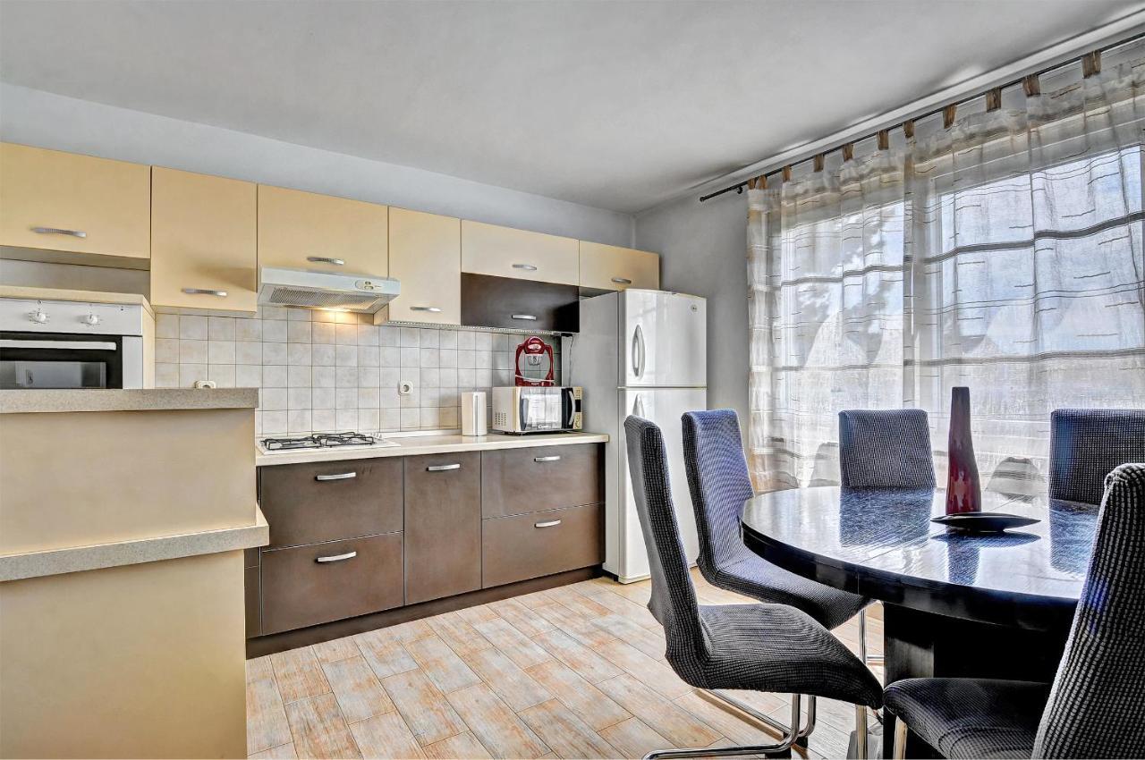 Lina Apartment Пула Екстериор снимка